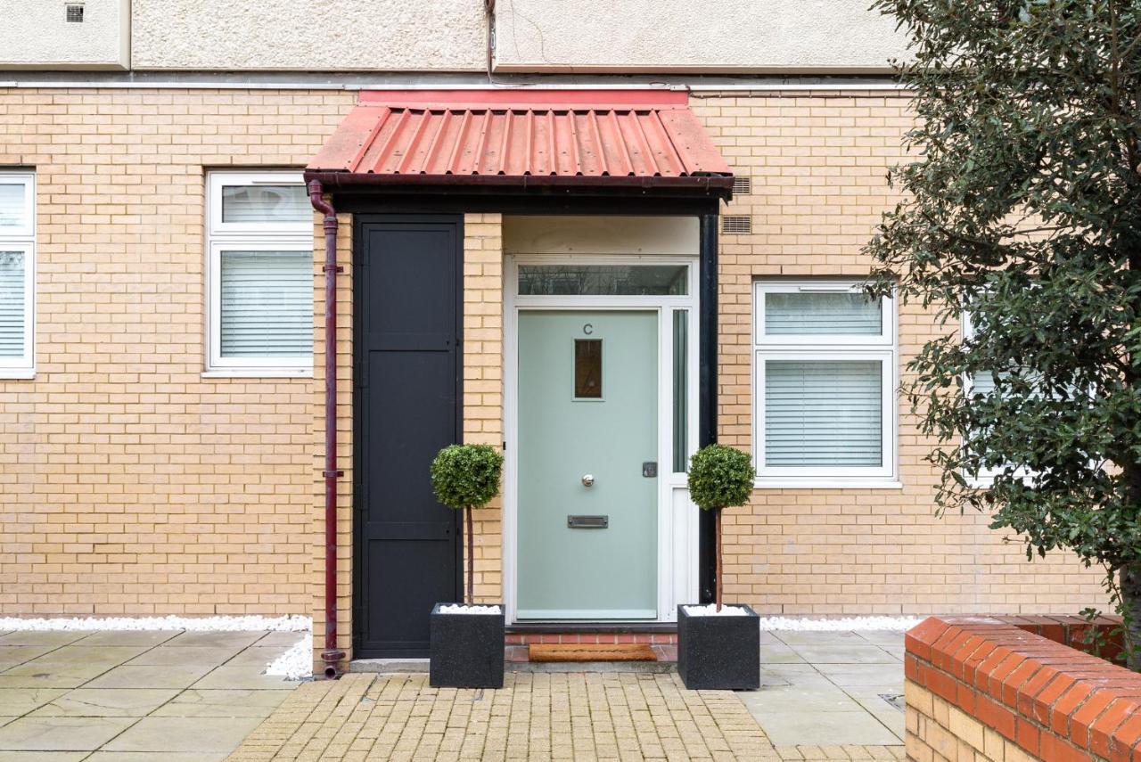 London'S Modern Nuance Apartment - Battersea Экстерьер фото