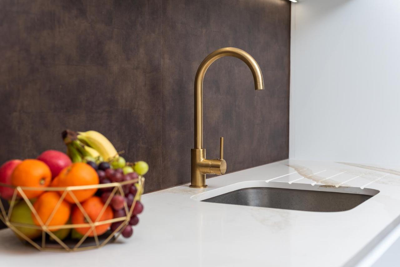 London'S Modern Nuance Apartment - Battersea Экстерьер фото